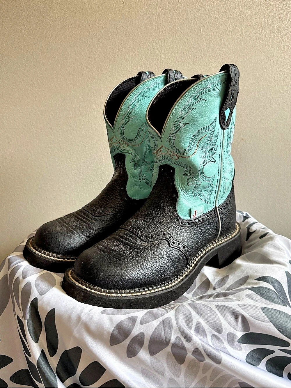 Justin Gypsy Western Cowboy Boots Turquoise and Black US 5.5